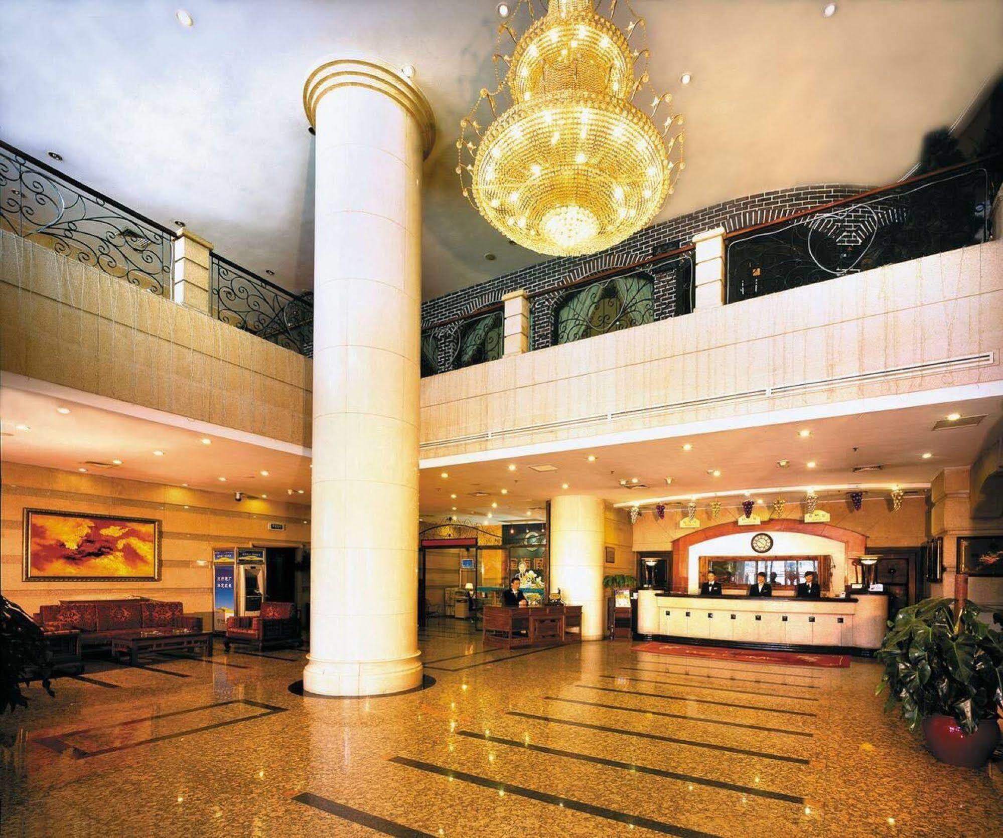 Zhongshan Hotel Далянь Экстерьер фото